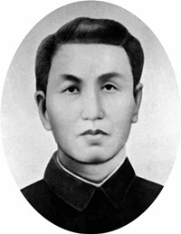 9f9117d270e546b39b3080b0f92a640f.jpg 张其德画像1.jpg